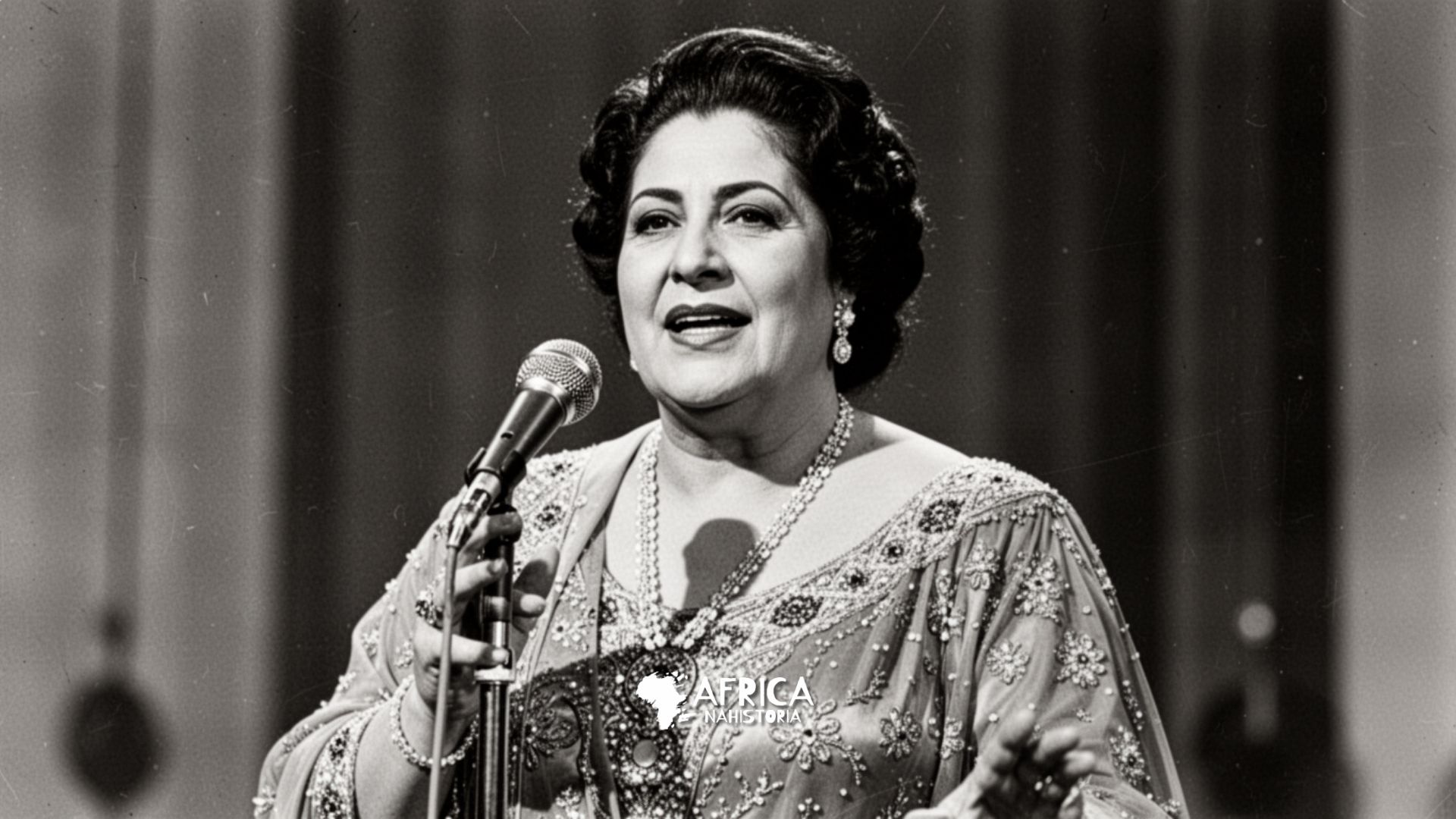 Umm Khulthum A Mais Célebre Cantora do Século XX, com uma Carreira Iniciada em 1932